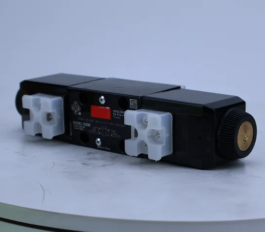 Hydraulic Solenoid Valve for Excavator DG4V-5-2AJ-M-U-H7-29-EN124 DG4V-3-2C-M-U-H7-60-EH210